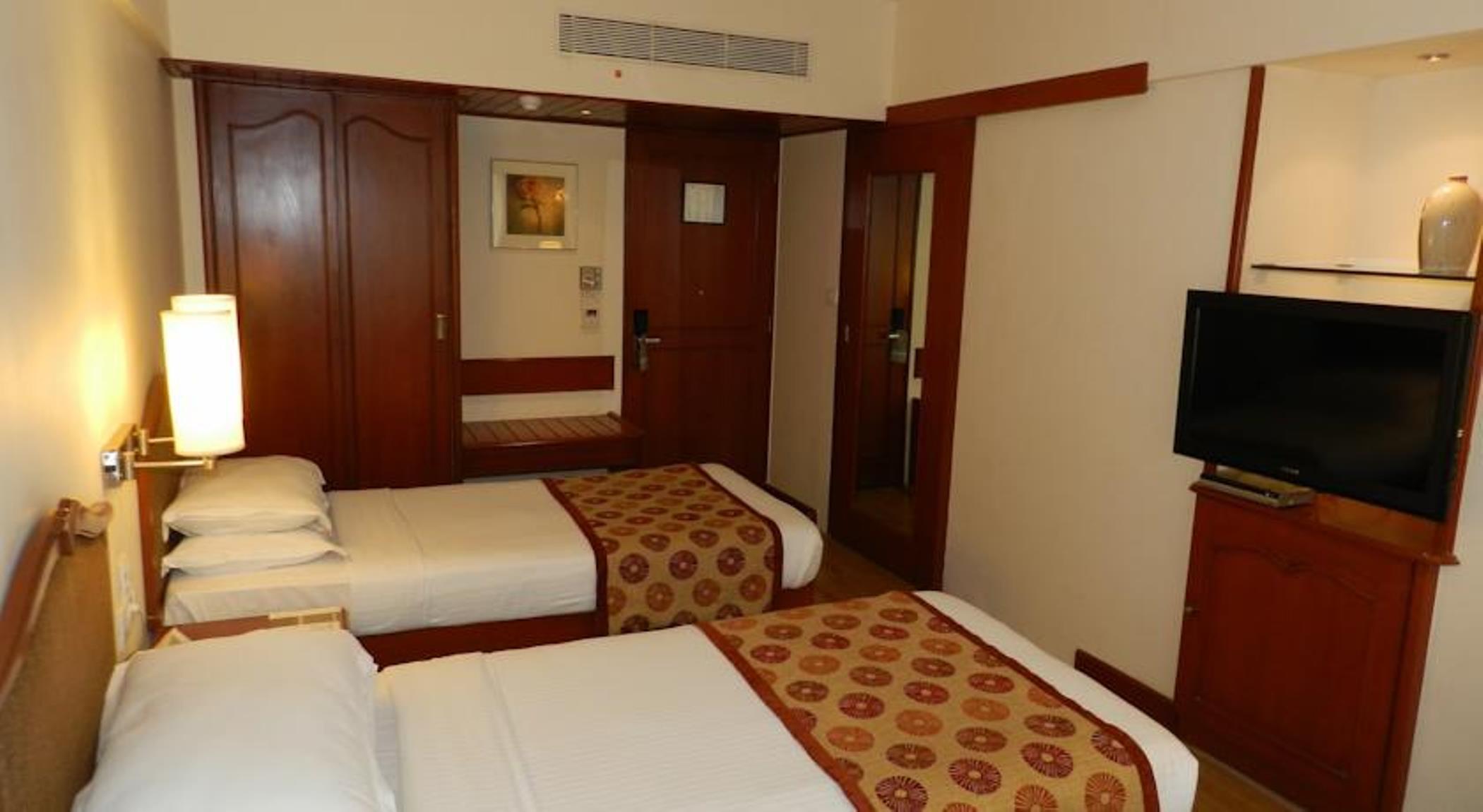Fariyas Hotel Mumbai , Colaba Exterior photo