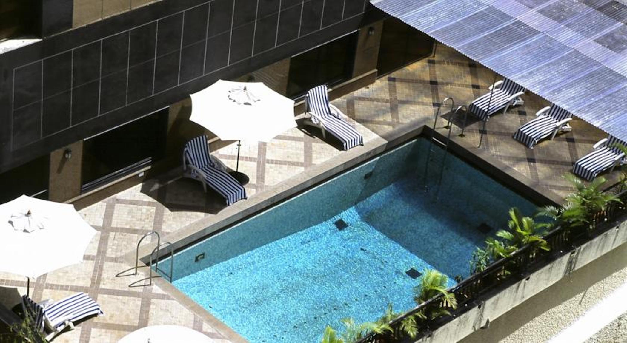 Fariyas Hotel Mumbai , Colaba Exterior photo
