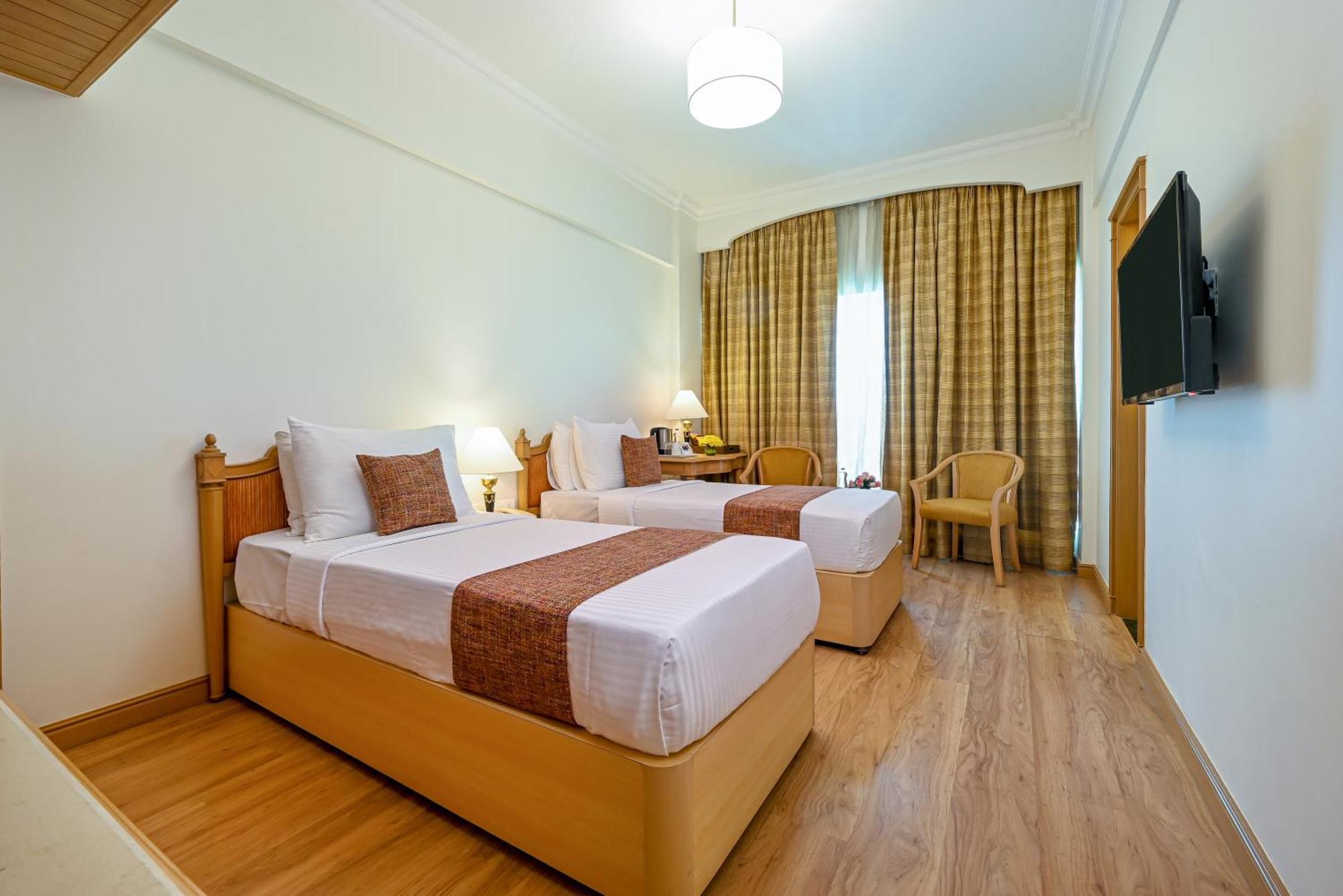 Fariyas Hotel Mumbai , Colaba Exterior photo