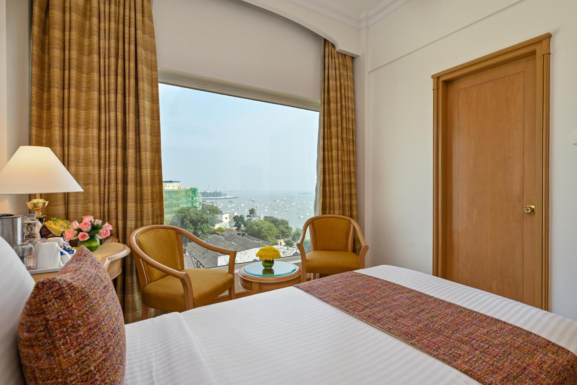 Fariyas Hotel Mumbai , Colaba Exterior photo