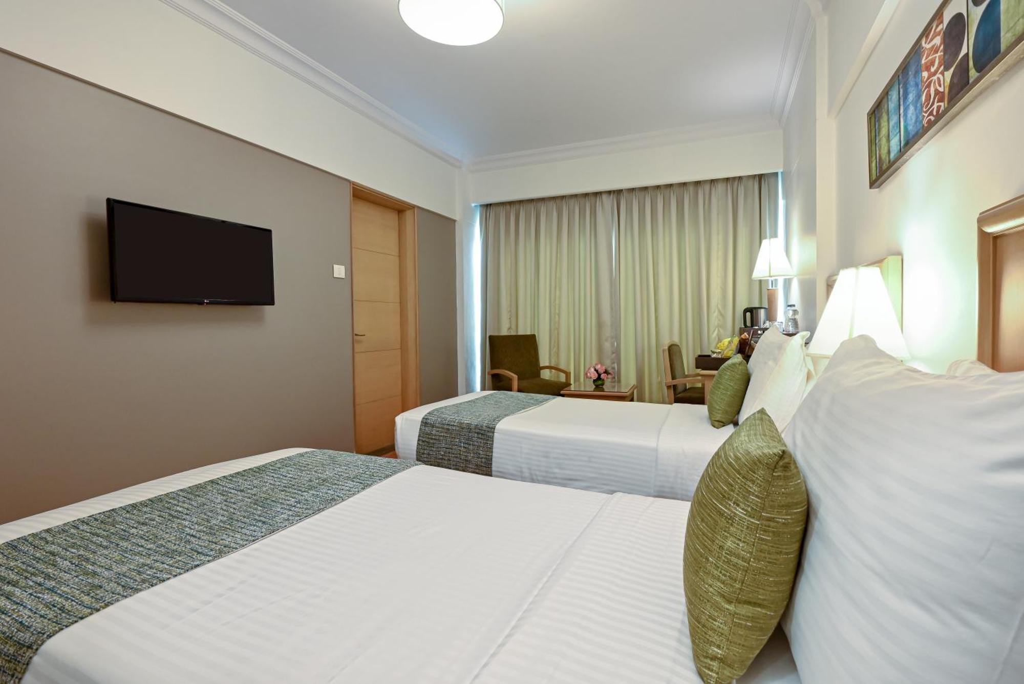 Fariyas Hotel Mumbai , Colaba Exterior photo