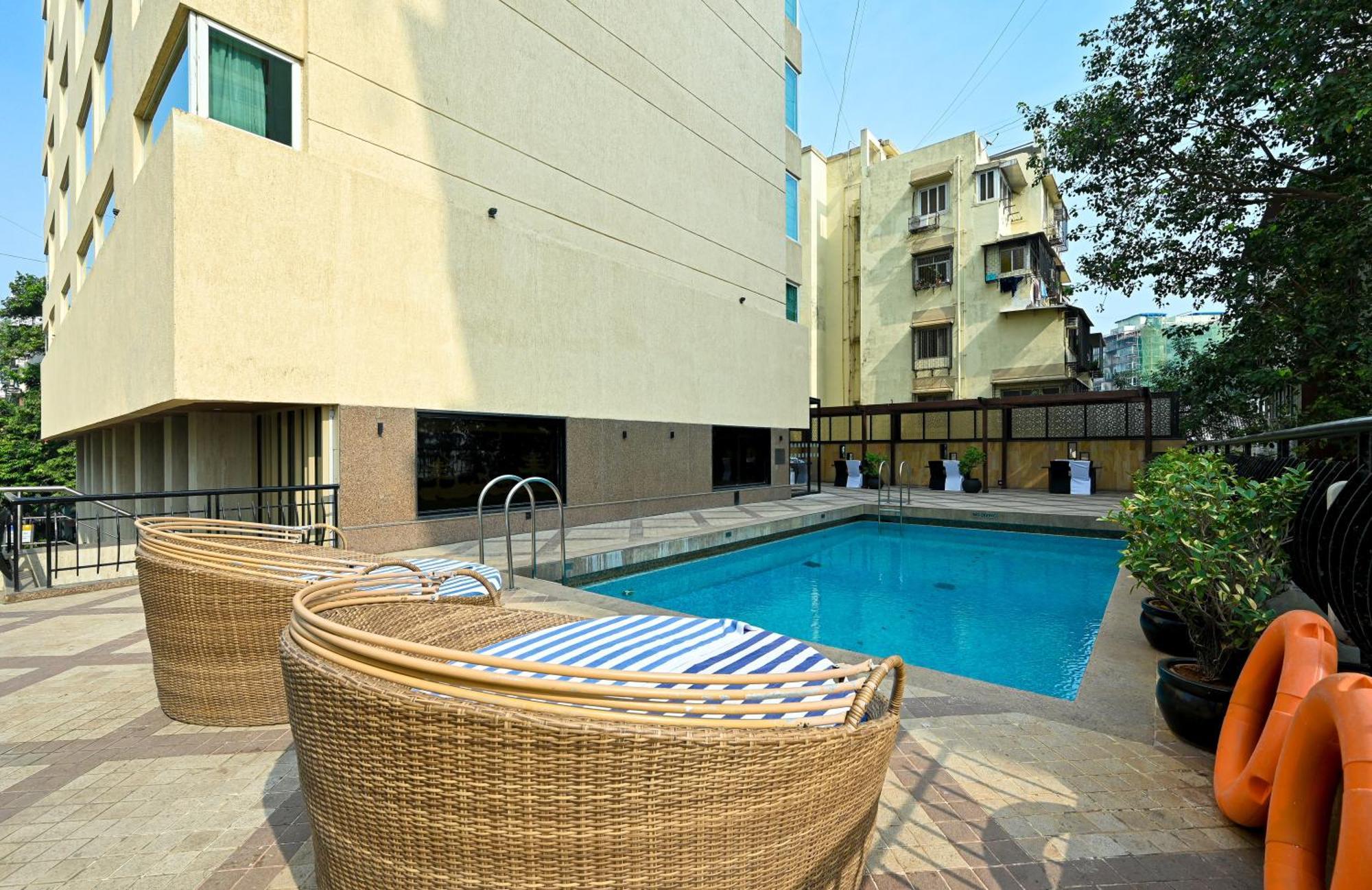 Fariyas Hotel Mumbai , Colaba Exterior photo