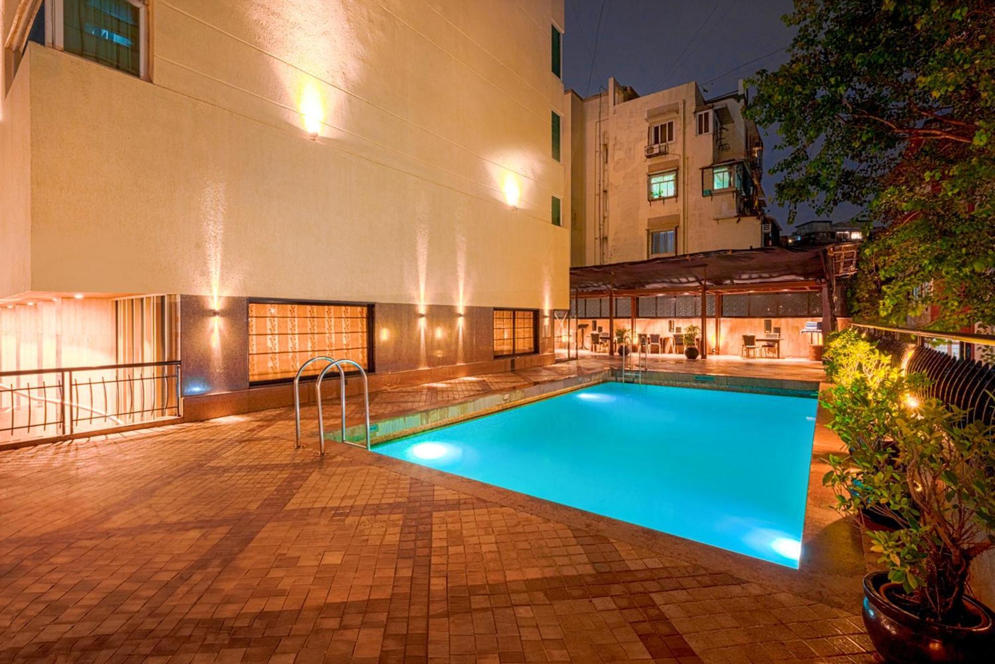 Fariyas Hotel Mumbai , Colaba Exterior photo