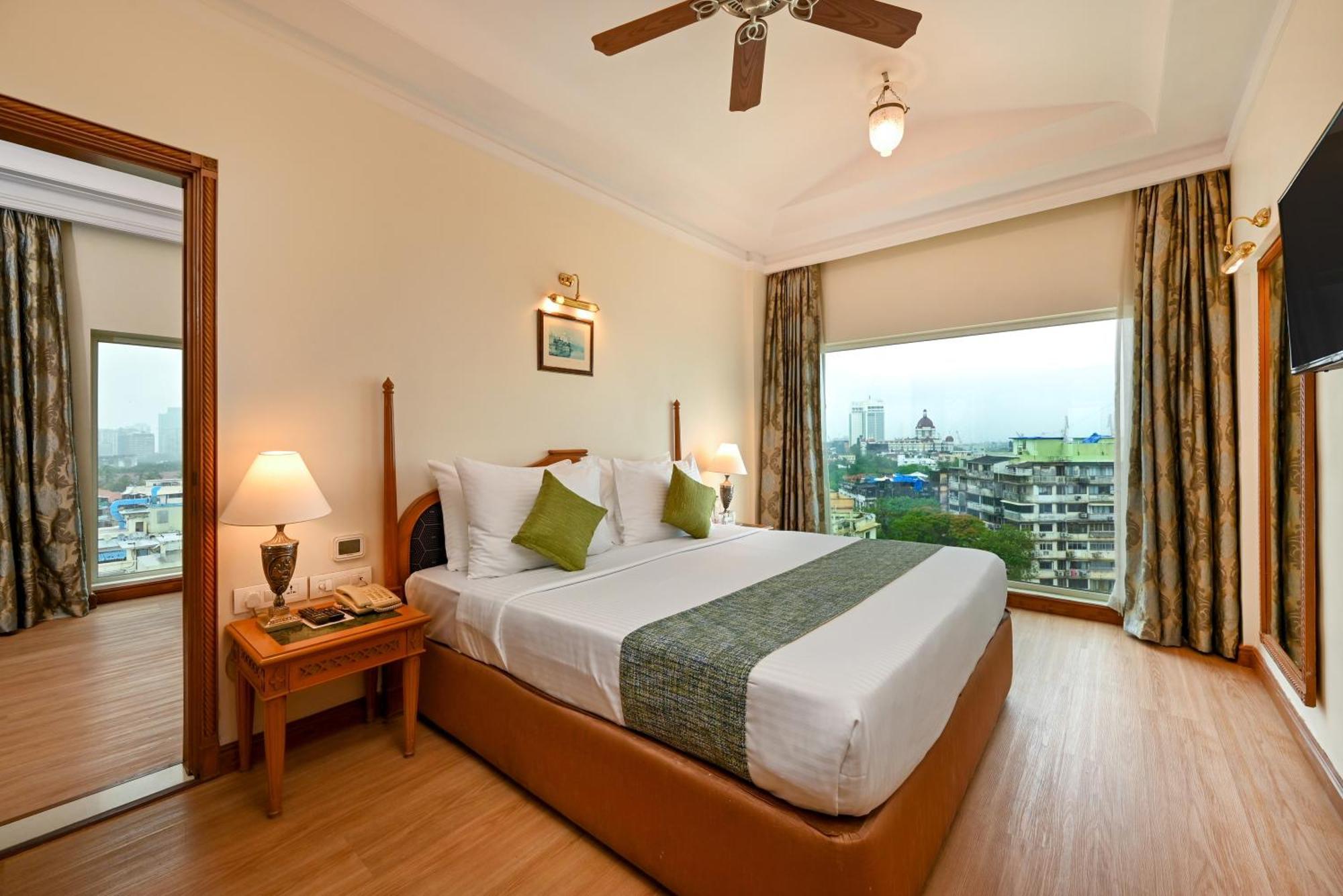 Fariyas Hotel Mumbai , Colaba Exterior photo