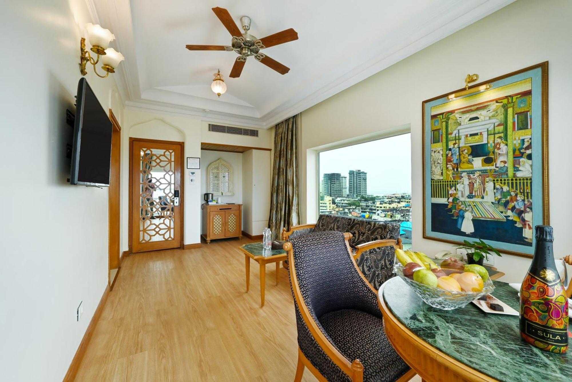 Fariyas Hotel Mumbai , Colaba Exterior photo
