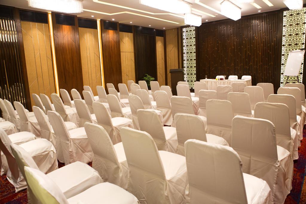 Fariyas Hotel Mumbai , Colaba Exterior photo